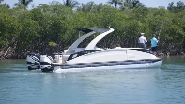 Twin Engine 600HP Harris Crowne 250 Reviewed by Florida Sportsman Magazine смотреть онлайн
