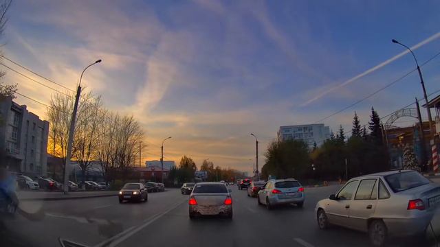 Движение на автомобиле из Боровского в Тюмень в предзакатное время смотреть онлайн