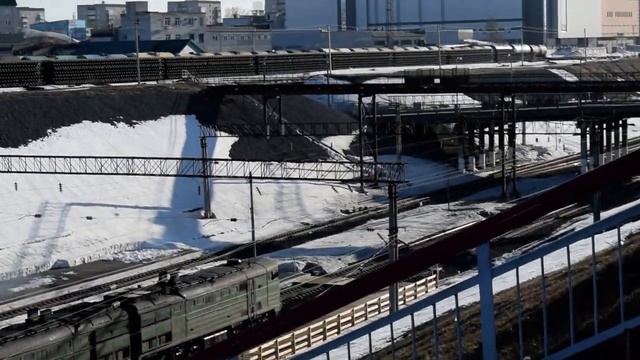 Тепловоз 2ТЭ10М-3263 штурмует подъём. Звук 10Д100. смотреть онлайн