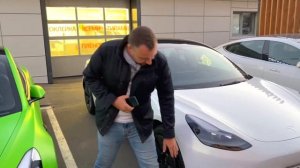 Полная оклейка в два слоя винил + полиуретан Tesla model 3