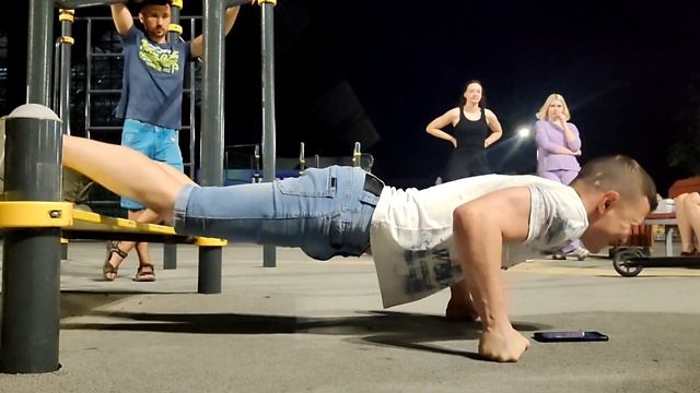 100 отжиманий от пола на кулаках #training #sport #power смотреть онлайн