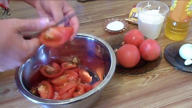 Салат из помидоров с майонезом