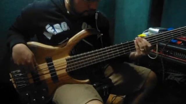 Ibanez BTB675 Natural Flat смотреть онлайн