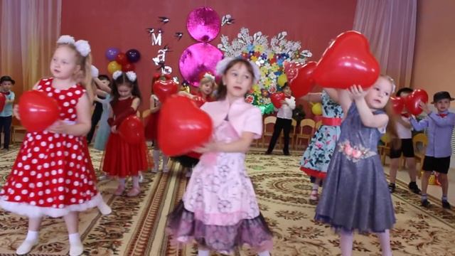 Музыкальная композиция "Мамино сердце" Исп.: дети разновозрастной гр. № 2 МБДОУ "ЦРР - д/с "Теремок