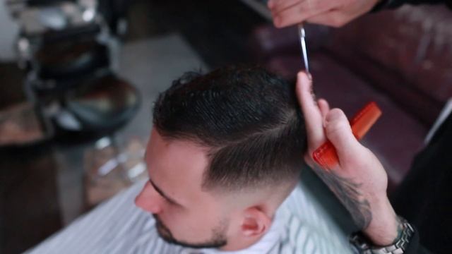 СКИН ФЕЙД , МУЖСКАЯ СТРИЖКА ,УЧИСЬ ЛЕГКО смотреть онлайн