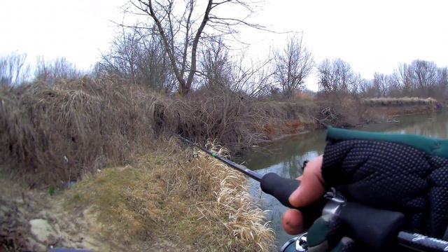 Спиннинговая рыбалка в январе. смотреть онлайн