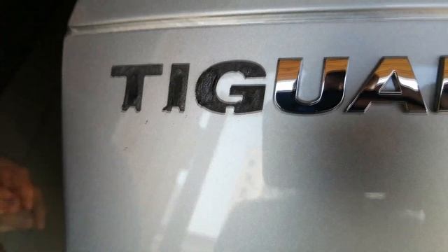 Быстрое снятие букв с кузова автомобиля. смотреть онлайн