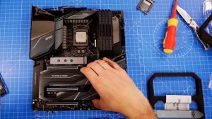 MSI MEG Z490 Godlike unboxing and overview