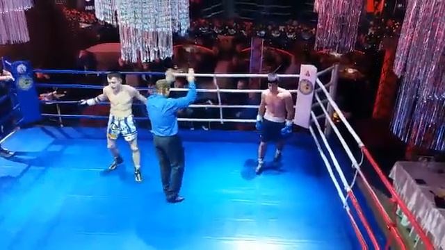 3-й профи бой 2-й раунд Александр Абрамян смотреть онлайн