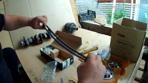 Сааб 9.3 Замена комплекта ГРМ и распаковка новых запчастей. Часть 2