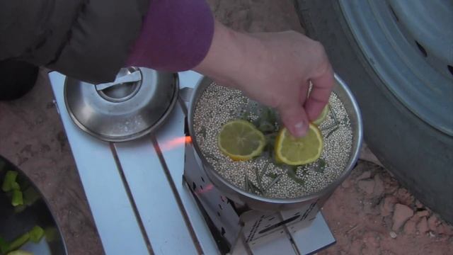 Camp Cooking Show! See Firebox Stoves, Grilling, Boiling, Baking, Alcohol, Wood And Isobutane. смотреть онлайн