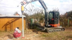 Процесс завинчивания винтовых свай