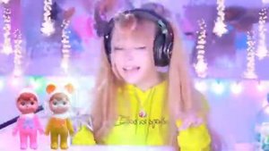 Красивая и не забываемая песня ?Папа подари мне куклу? Кристина Ашмарина