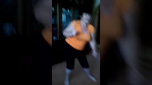 бабушка Оля занимается зарядкой