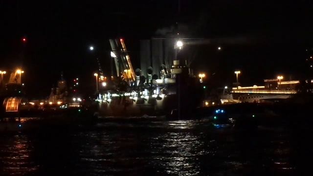 Возвращение АВРОРЫ после ремонта /Крейсер АВРОРА /место стоянки Петроградская набережная смотреть онлайн