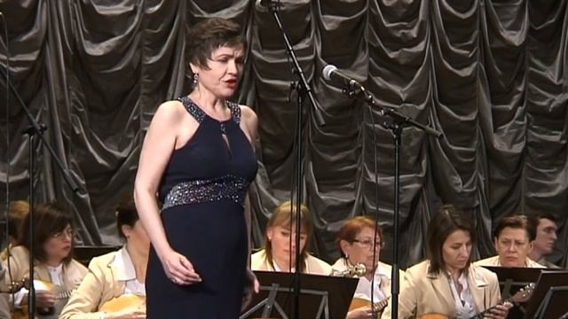 Ю. Милютин. Лирическая песенка исп. Лариса Ежеленко и Оркестр русских народных инструментов ДКЖ смотреть онлайн