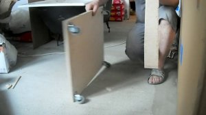 Установка чугунной ванны с помощью тележки