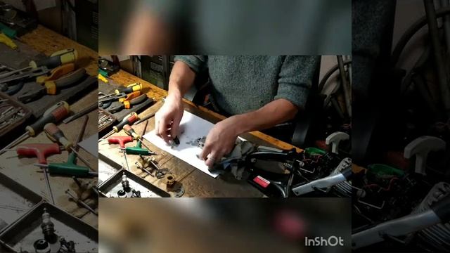 Заливает свечу в бензопиле. смотреть онлайн