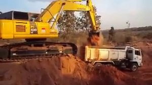 KOMATSU-PC  400 LC 8