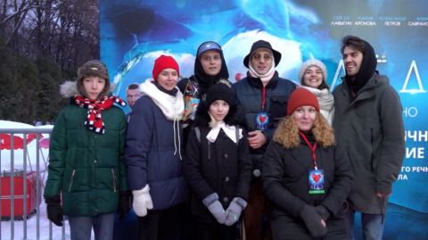 Актеры из фильма «Лед 3» устроили поклонникам незабываемый сюрприз на катке в Москве