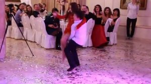 смотреть видео дети танцуют на свадьбе. В Мире Детей!