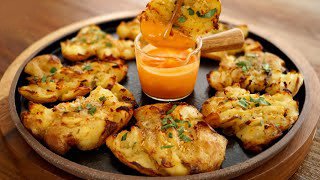 Просто разбейте картошку! Хрустящие снаружи, мягкие внутри! Картофельное пюре с чесноком!!