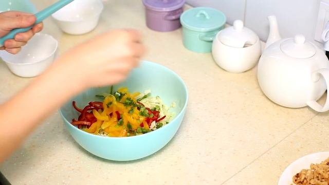 Перекус от которого вы точно не поправитесь, хоть каждый день готовь. Спринг роллы. смотреть онлайн