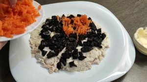 Оригинальный салат из куриной грудки + свекла с черносливом