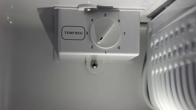 Видеообзор холодильника LERAN SDF 105 W со специалистом от RBT.ru смотреть онлайн