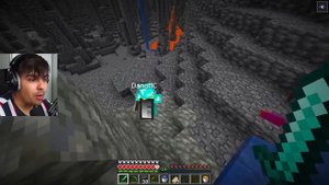 DanoMC vs 2 CAZADORES en Minecraft pero Tengo HACKS!
