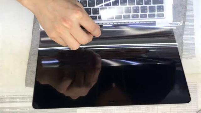 Наклеивание защитной пленки на Macbook в re.Cover смотреть онлайн