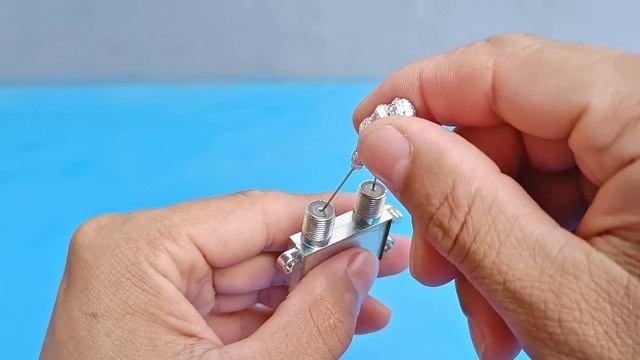 Desbloqueie o mundo: Injete uma agulha hipodérmica na sua TV e explore canais globais!