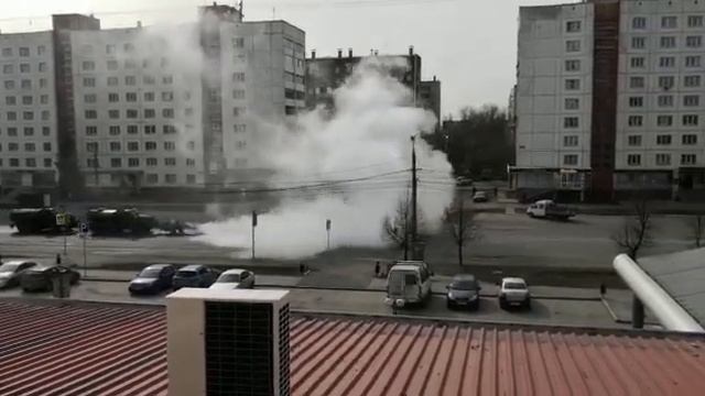 Челябинск. Обработка улиц антисептиком. Не центр города. Спальный район. смотреть онлайн