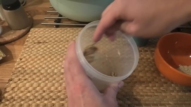 Карась размером с Лопату клюёт на эту Насадку! Супер рыболовная насадка на карася!