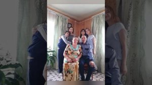 Рания Билалова на радио Юлдаш поздравляет папу с юбилеем.