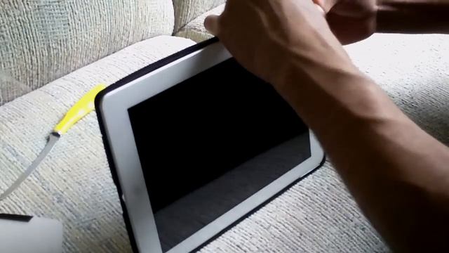 LifeGrip Expose Black TPU Case for Apple iPad 2 смотреть онлайн