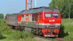 "Прогресс добрался до глуши". ТЭП70БС-058 с пригородным поездом Сосьва Новая - Алапаевск