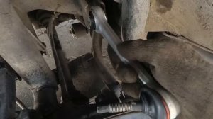 BMW. E39. Замена заднего верхнего переднего рычага.