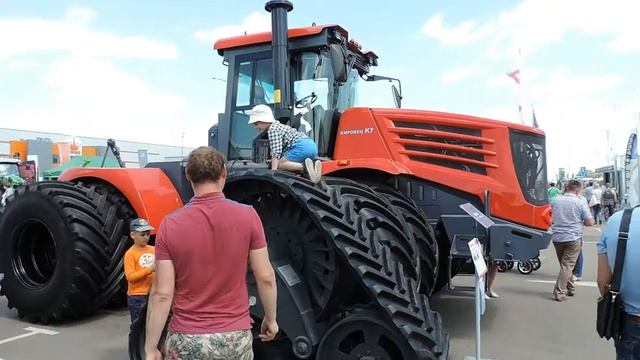 Самоходный вертикальный смеситель-кормораздатчик SILOKING SelfLine 4.0 Compact 1612-13 III.