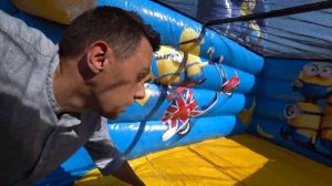 Обзор надувного батута "Приключения миньонов"