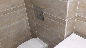 Подвесной унитаз с инсталляцией и скрытый люк.