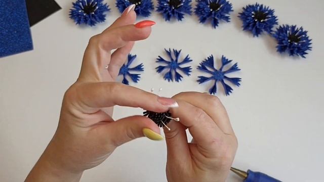 САМЫЙ ПРОСТОЙ СПОСОБ сделать ВАСИЛЬКИ из фоамирана. Ободок для волос из Васильков. Diy craft/ Diy