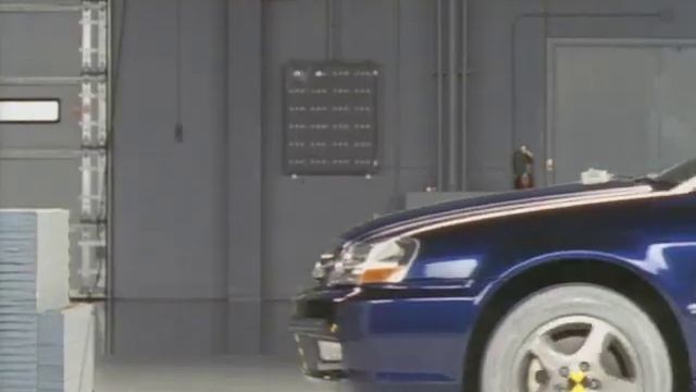 2002 Acura TL moderate overlap IIHS crash test смотреть онлайн