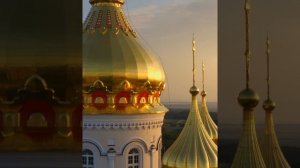 Почаївська Лавра. « Достойно есть величати Тя, Богородице...»