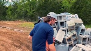 ОФФ РОУД И ПРЫЖКИ НА ГРУЖЕННОМ TOYOTA HILUX | WhistlinDiesel на русском