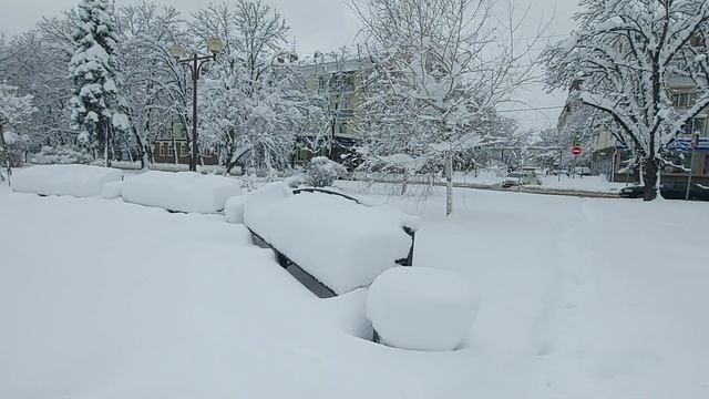 Снежная сказка на улицах Краснодара. Январь 2022. смотреть онлайн