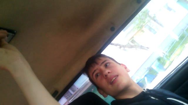 Пацан,сидит спорит) учит,😂😂 смотреть онлайн