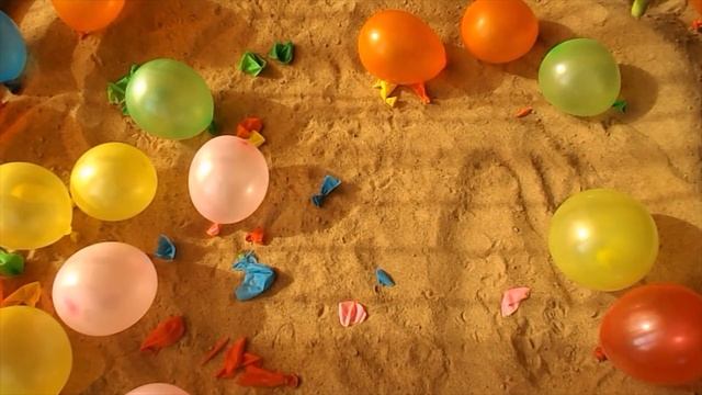 Учим цвета с воздушными шариками Лопаем шарики смотреть онлайн