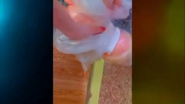 Как вывести любые пятна с куклы, убрать, стереть пятна и ручку с куклы смотреть онлайн