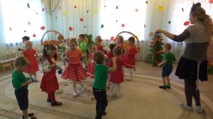 Музыкальная игра "Тучки - летучки" на осеннем празднике